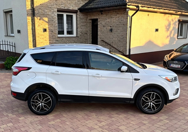 Ford Kuga cena 52000 przebieg: 199000, rok produkcji 2017 z Koprzywnica małe 137